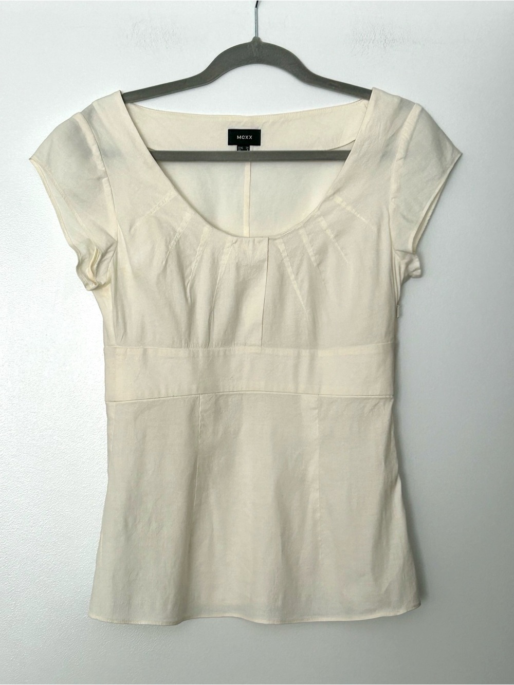 MEXX Ivory Short Sleeve Scoop Neck Top - US 4 / Can 34